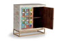 GINER Y COLOMER Buffet 2 portes avec détails en céramique - Meuble en bois de manguier et fer blanc vieilli - Blanc et multicolore
